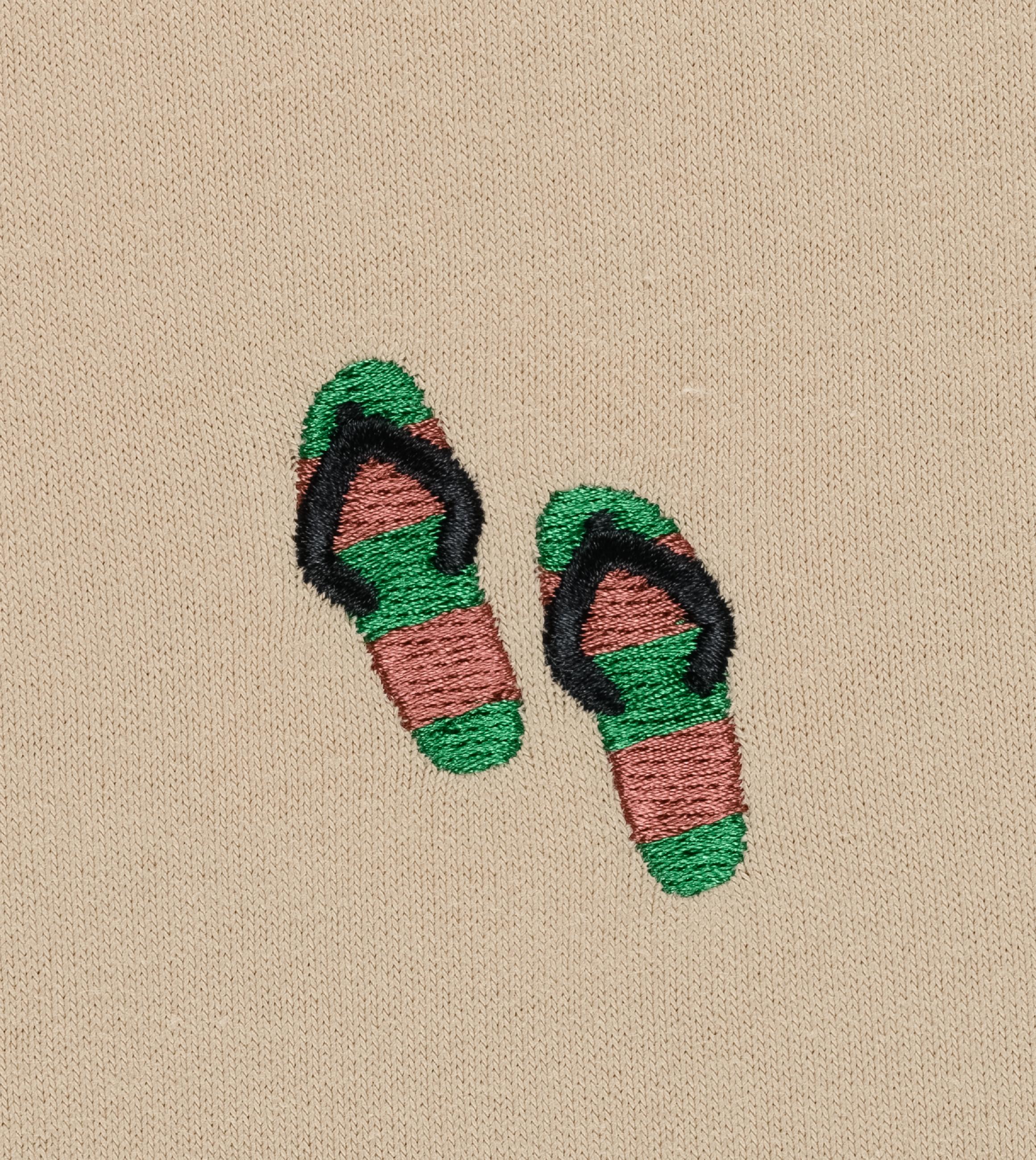 Boxy T-Shirt mit Beach-Slipper-Stickerei "Samms B Gots YOUMODO" Sand