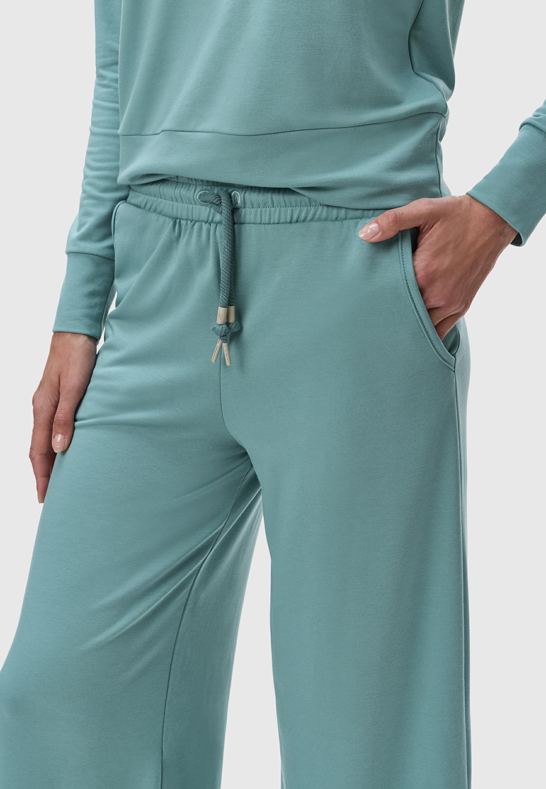 Freizeitanzug aus langer Hose und Pullover "Set Delje" Ocean Green