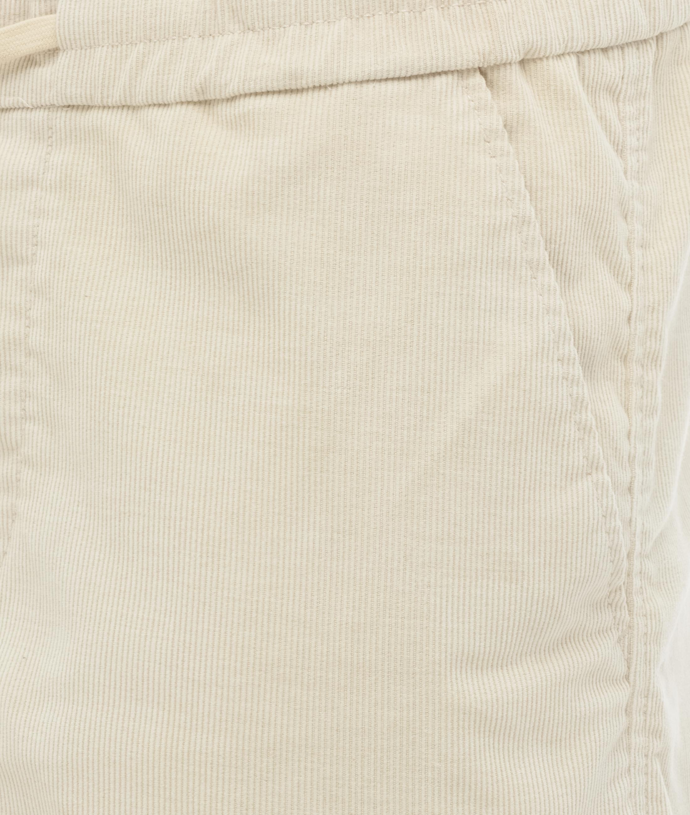 Kurze Kordhose Shorts "Wilcord" Ecru26