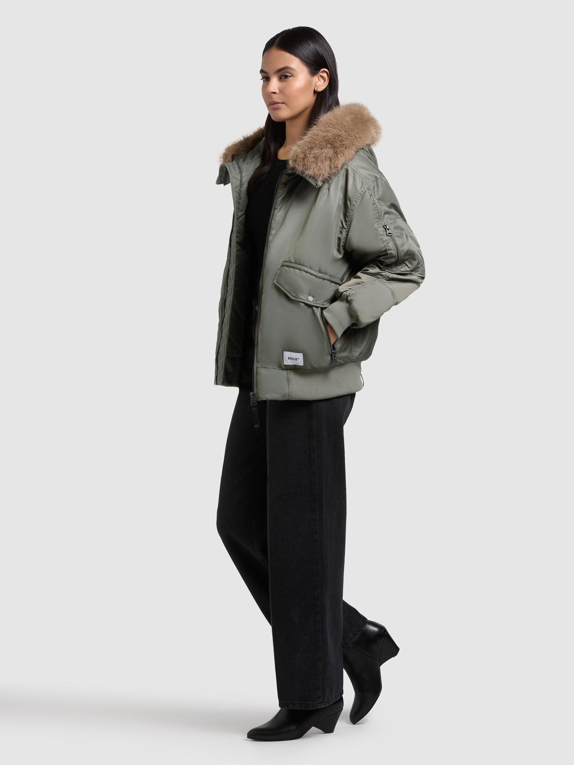 Warme Bomberjacke mit Kunstpelz-Besatz "Cela" Sage Green
