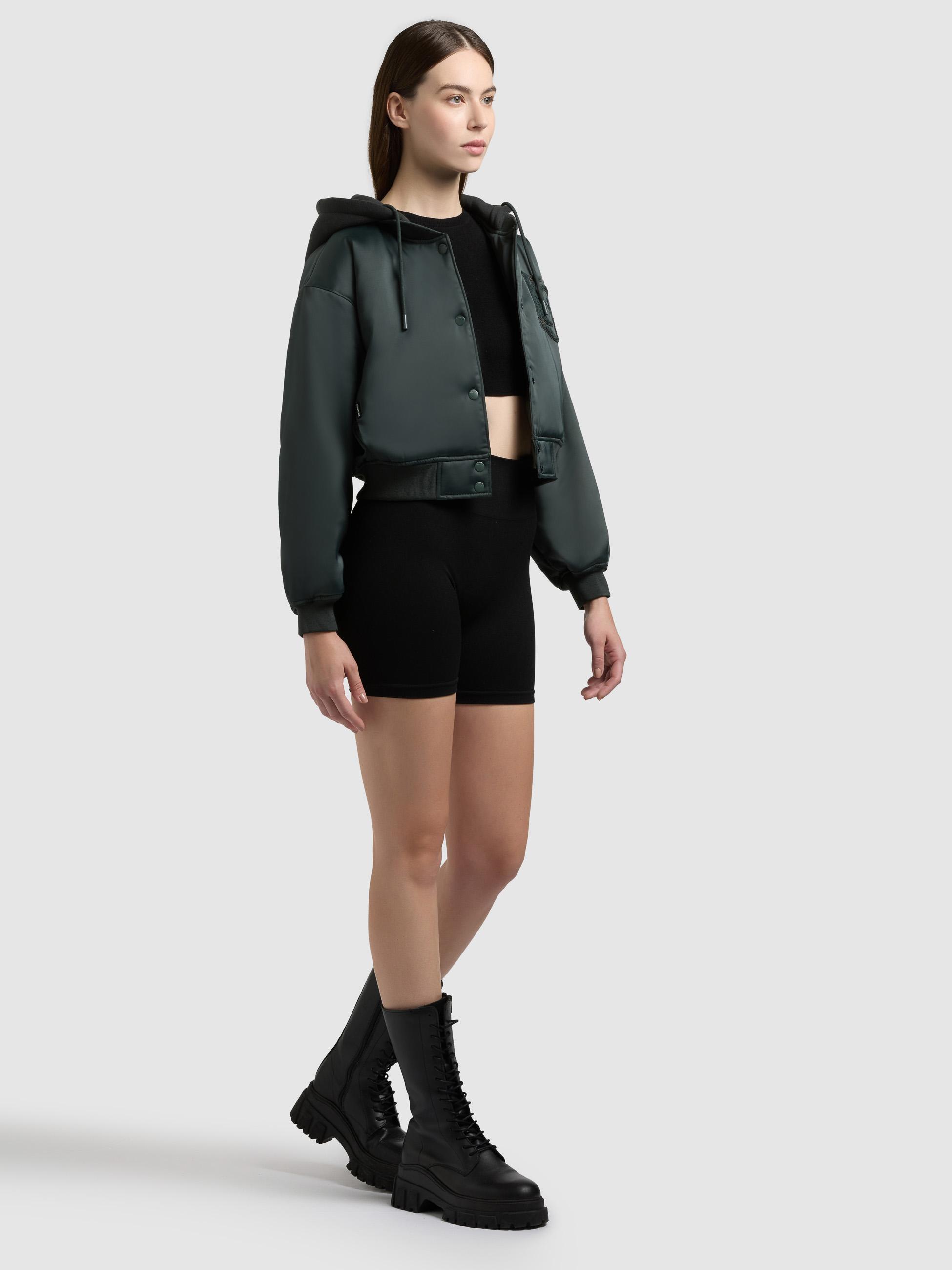 Matt schimmernde Collegejacke mit Kapuze "Chani" Treetop Green