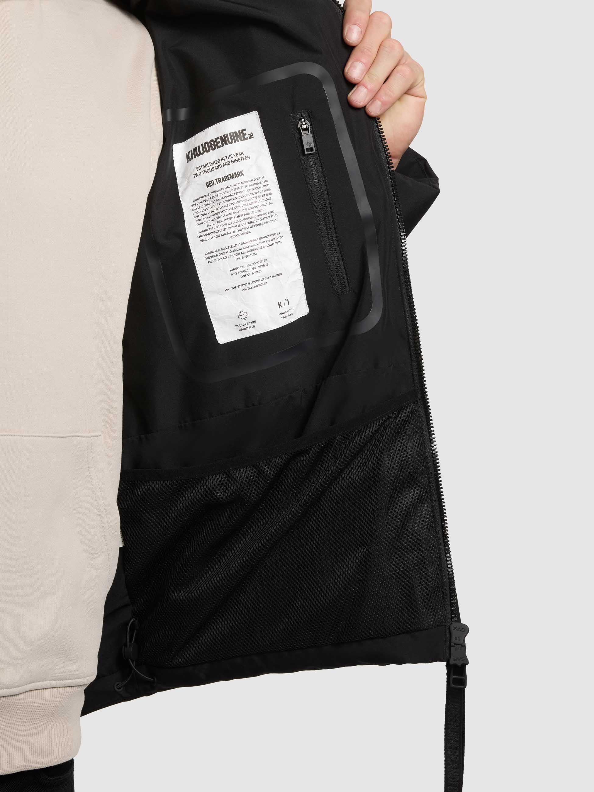 Winterjacke mit Kapuze und gesteppten Ärmeln "Dave" Black