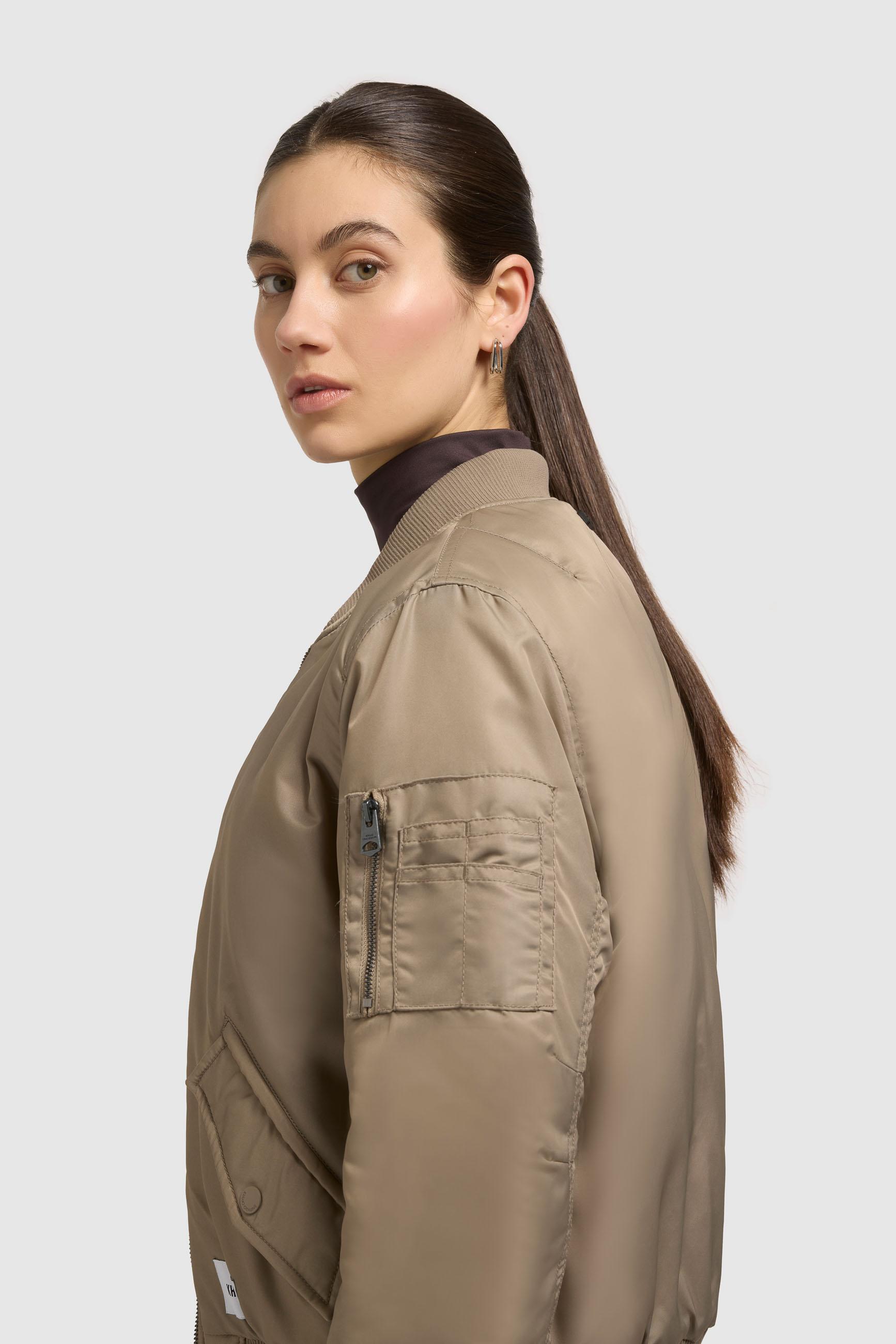 Seidig glänzende Bomberjacke "Kasia" Bomber Beige
