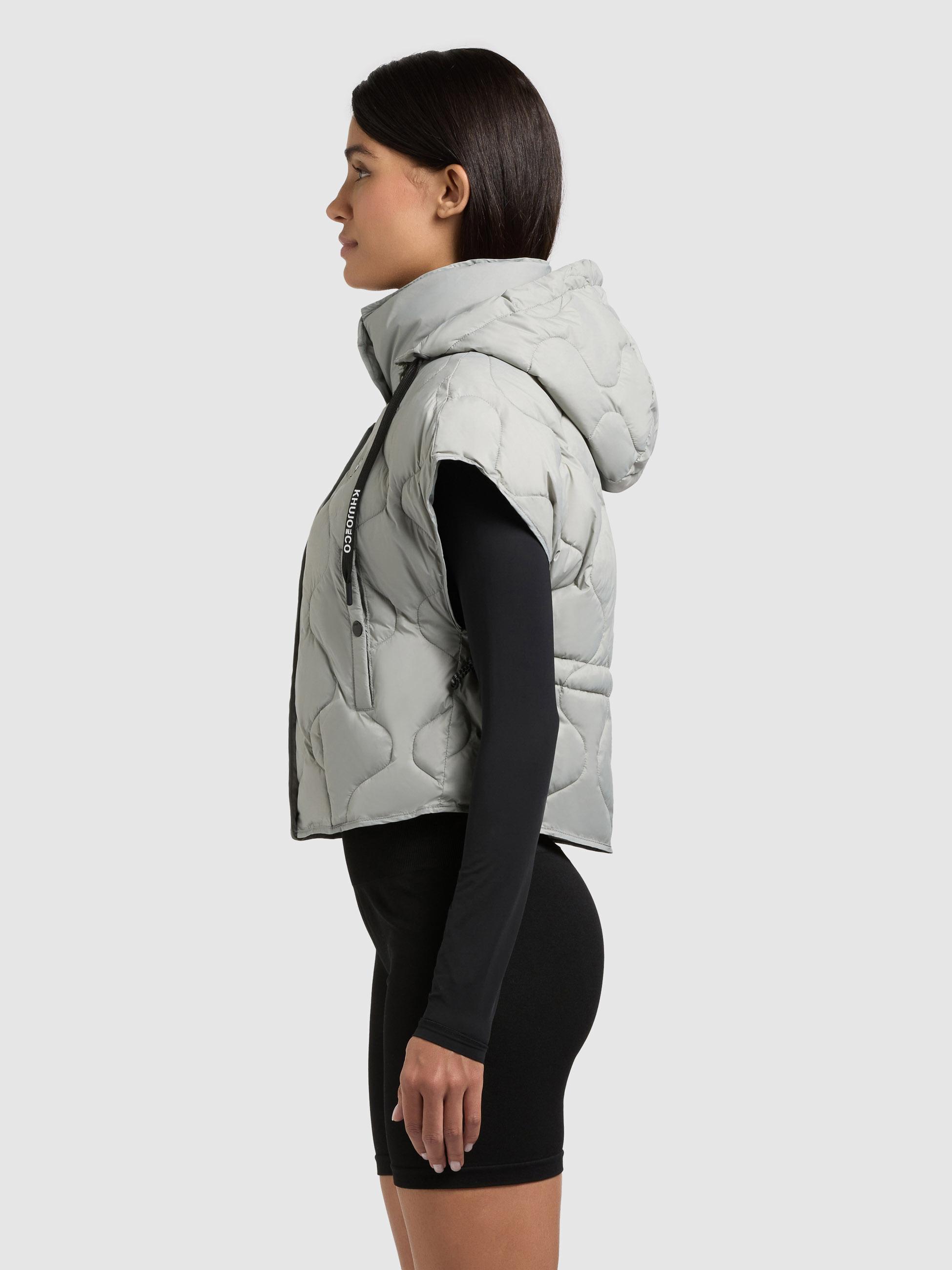 Kurze leicht Steppweste mit Kapuze "Ninga" Cloud Green