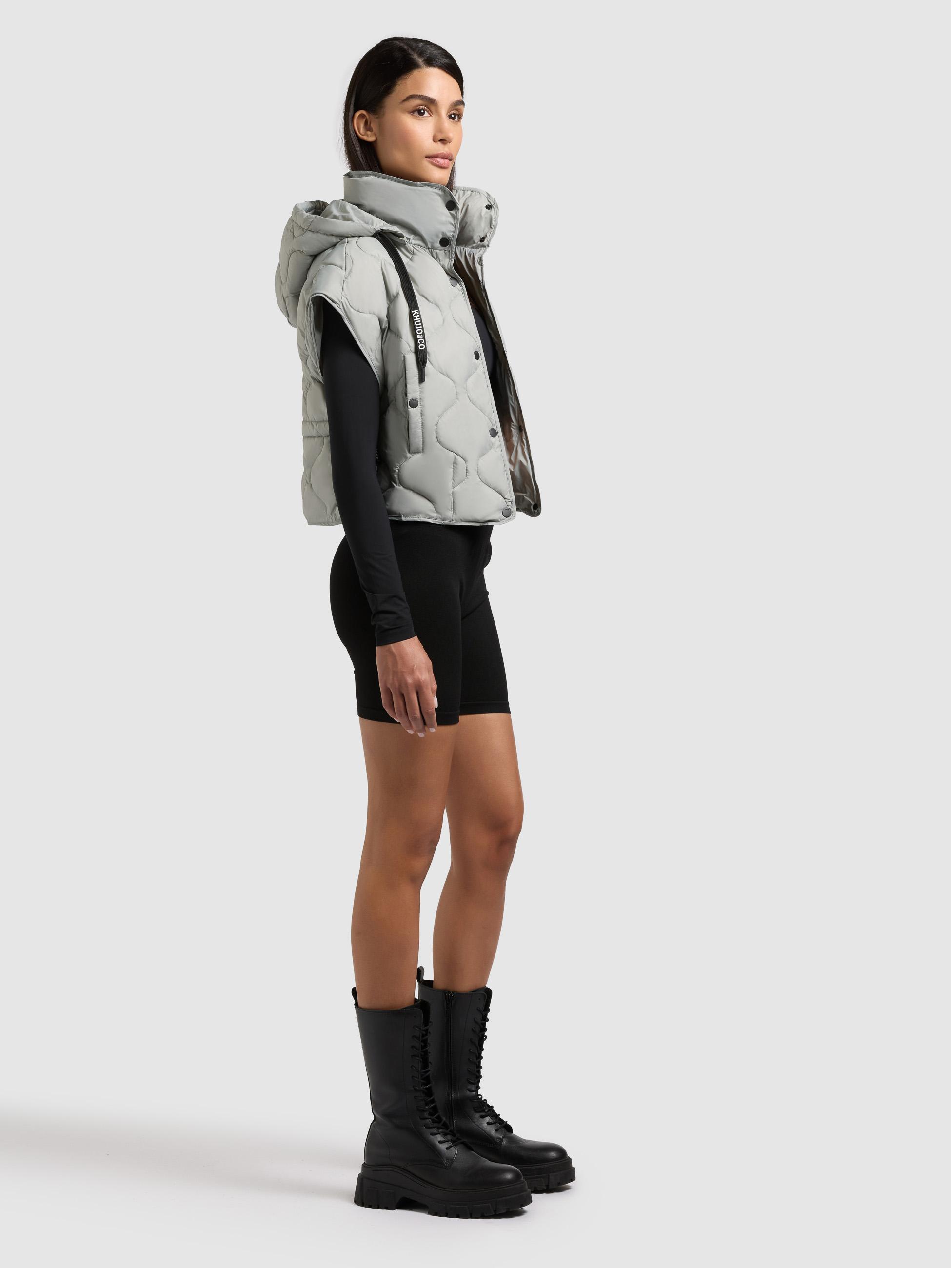 Kurze leicht Steppweste mit Kapuze "Ninga" Cloud Green