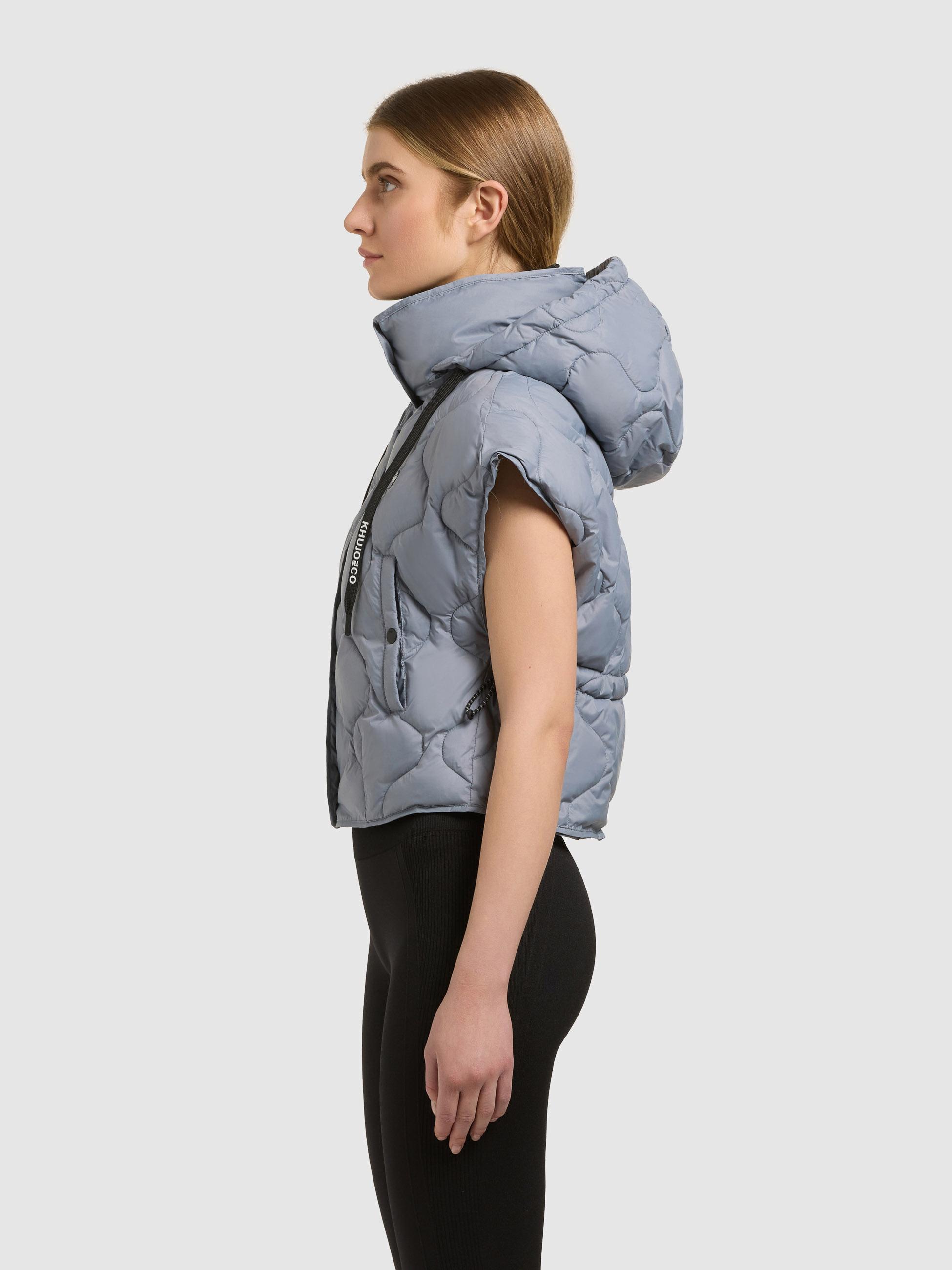 Kurze leicht Steppweste mit Kapuze "Ninga" Misty Blue