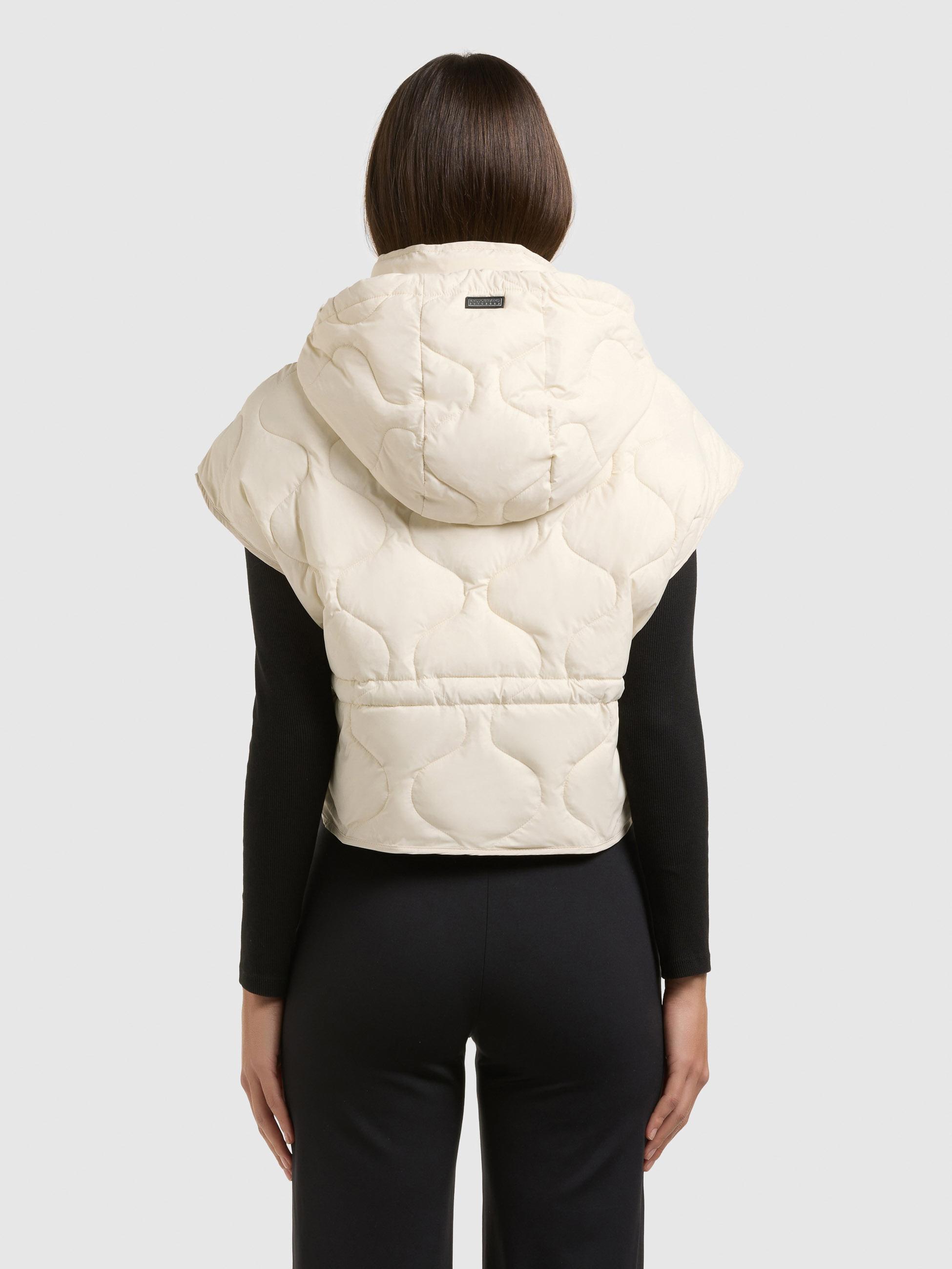 Kurze leicht Steppweste mit Kapuze "Ninga" Offwhite