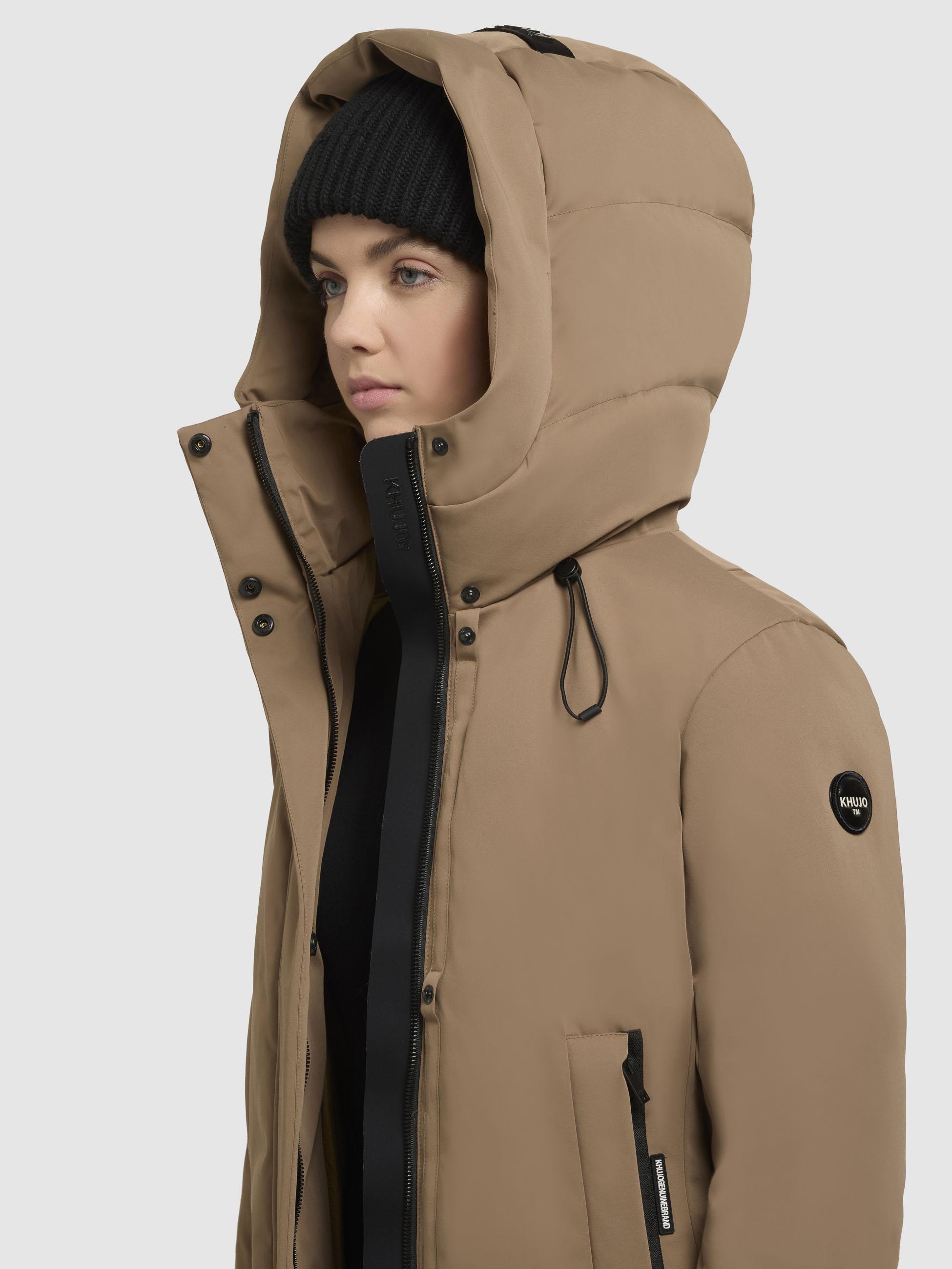 Warme Winterjacke mit gesteppter Rückseite und innenliegenden Trägern "Palla-YM" Indian Nougat