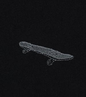 Boxy T-Shirt mit Skateboard-Stickerei "Samms I Gots YOUMODO"